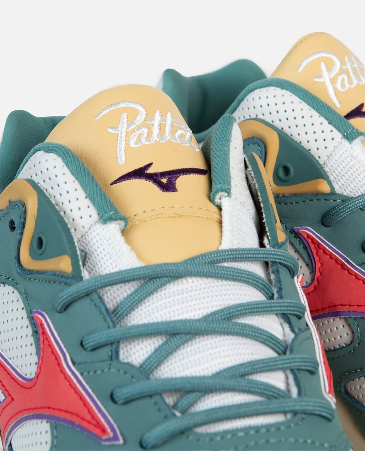 Mizuno x Patta Sky Medal 